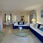 Alicate Apartment