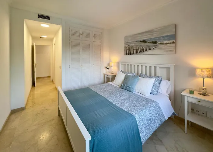 Alicate アパート マルベーリャ